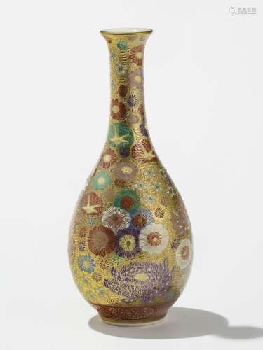 Vase à long col Satsuma, Japon, époque Meiji (1868-1912)Porcelaine émaillée à décor 
