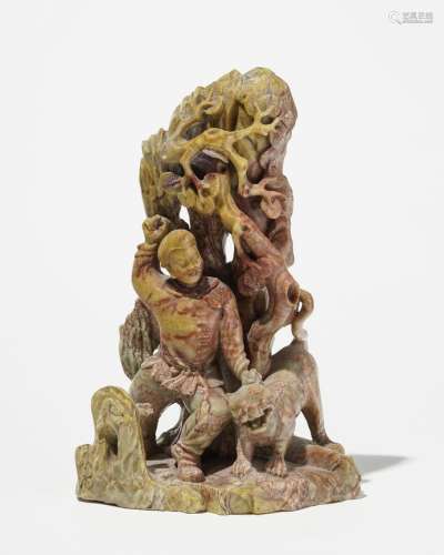 Groupe figurant un personnage attaquant un félin, ChineStéatite sculptée, H 25,5 cm