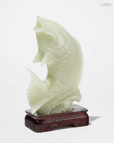 Carpe, ChineJade céladon clair, H 27 cm