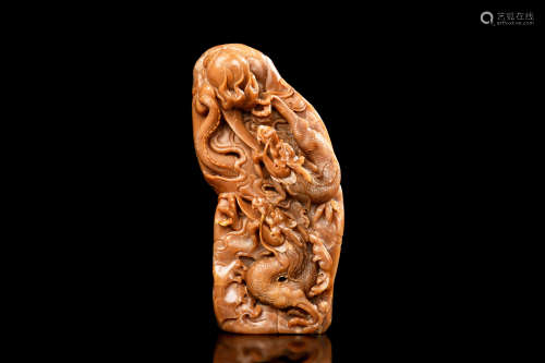 SHOUSHAN SOAPSTONE CARVED 'TWIN DRAGONS' FIGURE