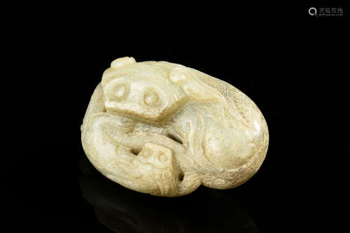 WHITE JADE CARVED 'MYTHICAL BEAST' ORNAMENT