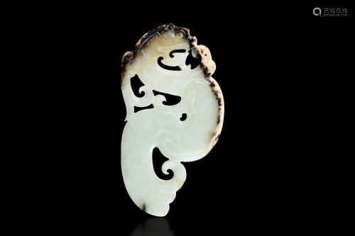 WHITE JADE CARVED 'DRAGON' PENDANT