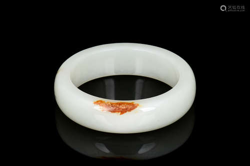 HETIAN WHITE JADE ROUND BANGLE WITH CERTIFICATE