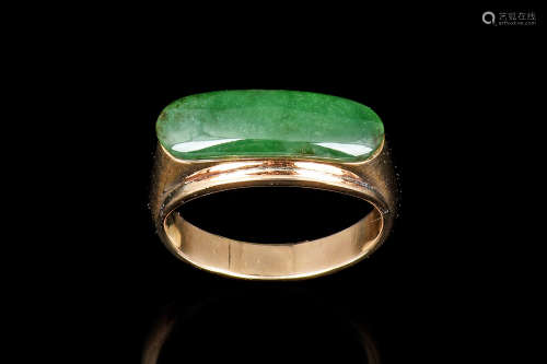 18K YG JADEITE RING