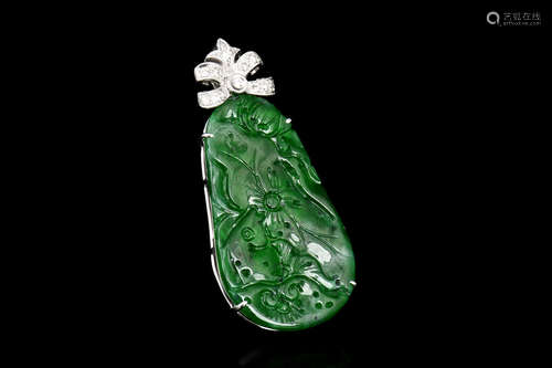 14K WG CARVED JADEITE PENDANT WITH DIAMONDS