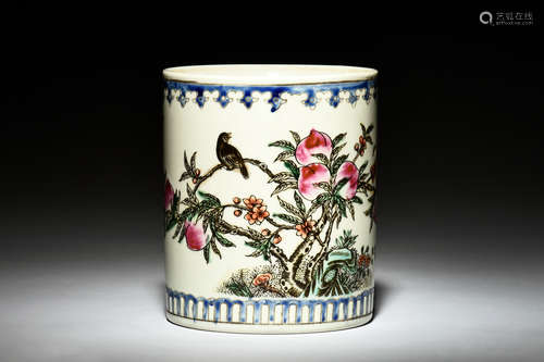 FAMILLE ROSE 'PEACHES' BRUSH POT