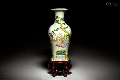FAMILLE ROSE 'LONGEVITY' VASE WITH STAND