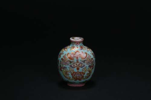 A Chinese Porcelain Snuff Bottle