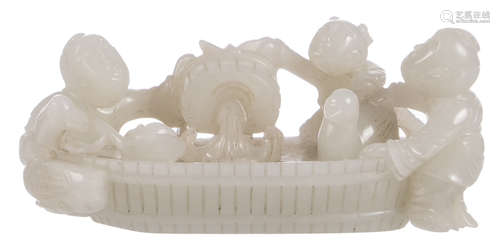 A Chinese jade carved group depicting three playing boys and two ducks, Qing dynasty, L 10,5 cm