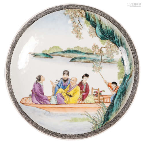 A Chinese polychrome dish, decorated with figures in a boat, with a Qianlong mark, ø 24 cm
