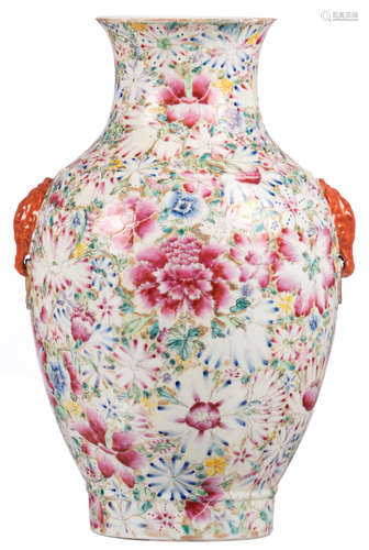 A Chinese baluster shaped vase, mille fleurs decorated, with a Qianlong mark, 19thC, H 40 cm