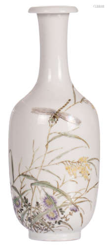 A fine Chinese polychrome vase, marked Zhong Nan Shi, Republic period, H 23,7 cm