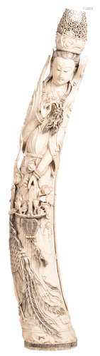 A Chinese ivory carved figure depicting a Guanyin, marked, first half of the 20thC, H 90 cm - Weight: about 8,5kg