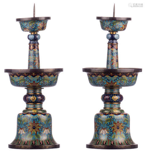 A pair of Chinese cloisonné candlesticks with the base bell shaped, 19thC, H 52,5 cm