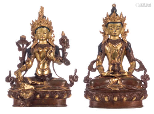 Two gilt bronze Sino-Tibetan Buddhas, H 21,5 cm