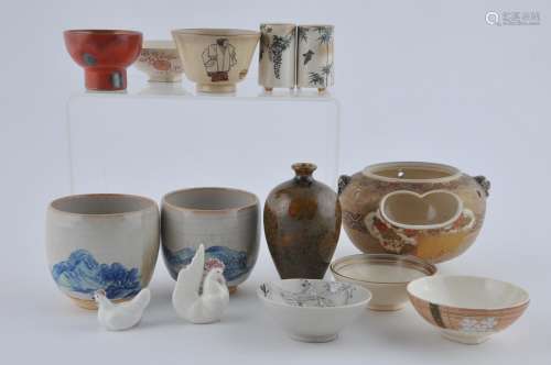 Lot of thirteen Japanese ceramics. Meiji period.