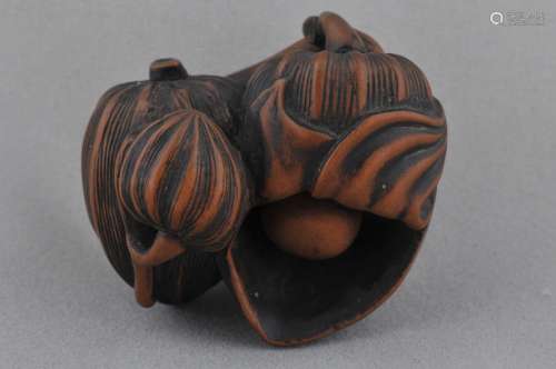 Carved wood Netsuke. Japan. 19th century. Finely carved