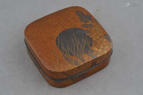 Incense box. Japan. 18th century. Square with rounded