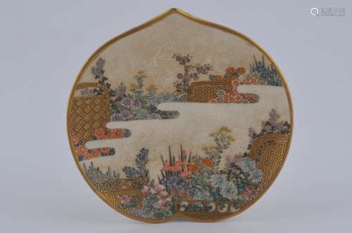Pottery dish. Japan. Meiji period. (1868-1912). Peach
