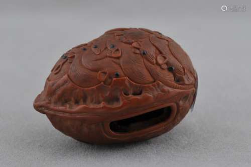 Carved walnut Netsuke. Japan. 19th C, Mice and Cat.