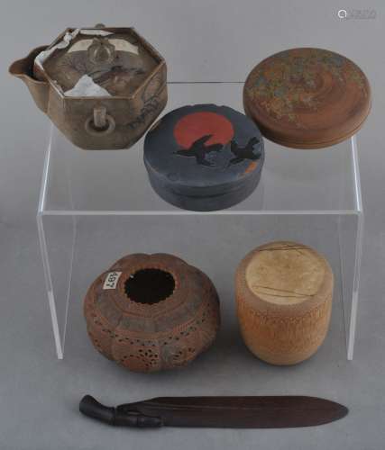Lot of six items. Japan.  Meiji period. (1868-1912). To