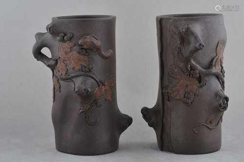 Pair of vases. Japan. 19th century. Bizen ware. Carved