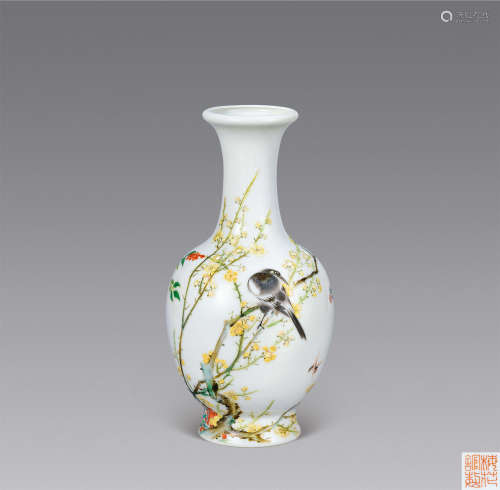 张志汤 1932年（壬申年） 粉彩花鸟瓷瓶