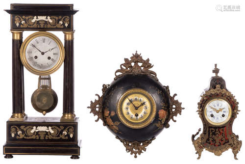 A French Historism portico clock with brass and other inlay, marked; added a small cartel clock with Boulle marquetry, the dial marked 'Ligeront - Paris', 'en deuil', bronze mounts; extra added a Historism wall clock, the body in painted tole and with bronze mounts, H 32 - 57 cm