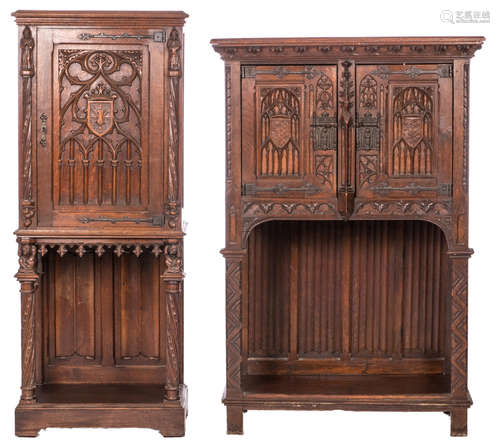 Two oak continental Gothic Revival cupboards, late 19thC, H 150 - W 60 - D 41 and H 140,5 - W 95 - D 43 cm