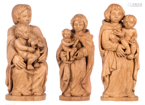 Fonteyne E., three oak sculptures, depicting the 'mother and child' theme, H 60 - 67 cm