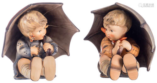 Two large Hümmel figures: 'Umbrella Boy' and 'Umbrella Girl', H 19,5 cm