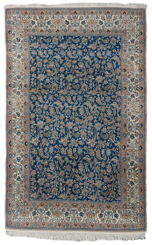 An Oriental rug with floral motifs, Nain, wool on cotton, 158 x 248 cm