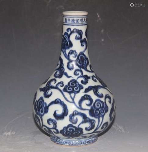Xuande Mark, Chinese Blue and White Vase