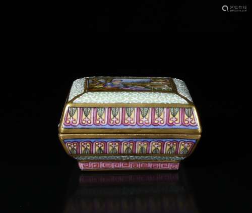 Chinese Enamel Porcelain Box with Cover