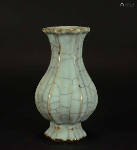 Chinese Guan Ware Vase