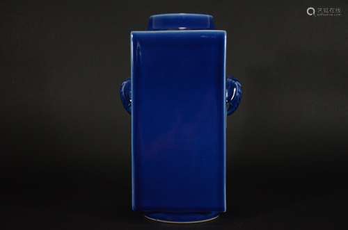 Guangxv Mark, Chinese Blue Glaze Vase