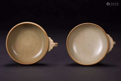 Pair of Chinese Song Guan Ware Cups