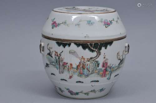 Covered porcelain bowl, China 19th century. Ribbed body. Famille rose decoration of the immortals. 6-1/2