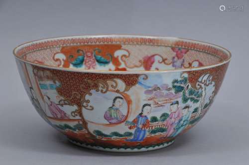 Porcelain bowl, China 19th century. Export ware, Famille rose decoration of mandarins. 10-1/4