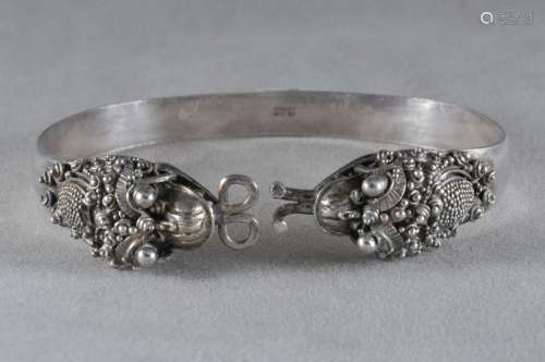 Silver dragon bracelet. China. Early 20th century.