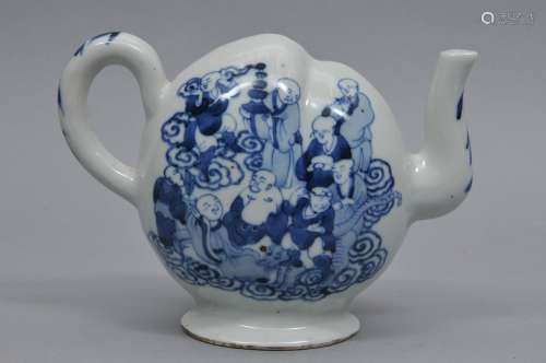 Porcelain wine pot. China. 19th century. 