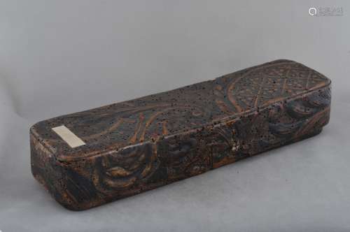 Tooled and coloured leather box. Japan. 18th century.