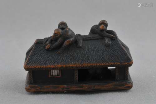 Wooden Netsuke. Japan. 19th century. House with