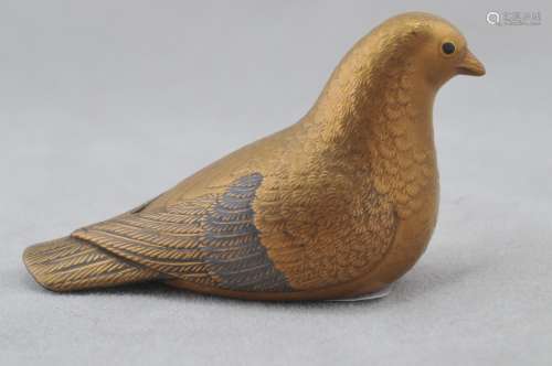 Carved wooden Netsuke. 19th century. Carving of a dove