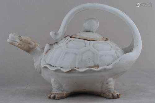 Pottery wine ewer. Japan. 19th century. Tortoise shaped