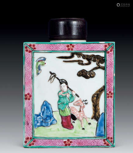清  粉彩雕瓷人物罐
