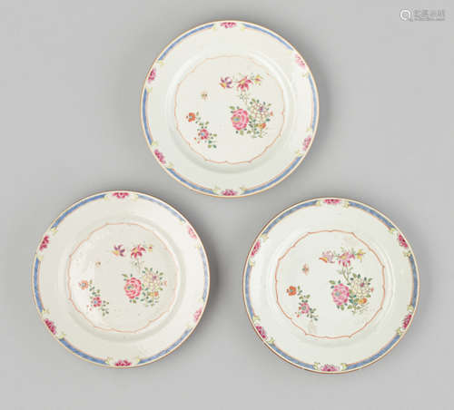 THREE FAMILLE ROSE EXPORT PORCELAIN PLATES, 18th CENTURY