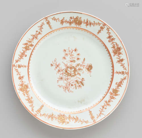 A ‘PEONY’ EXPORT PORCELAIN PLATE, 18th CENTURY