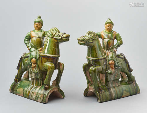 A PAIR OF SANCAI GLAZED EQUESTRIAN-FORM ROOF TILES, MING DYNASTY