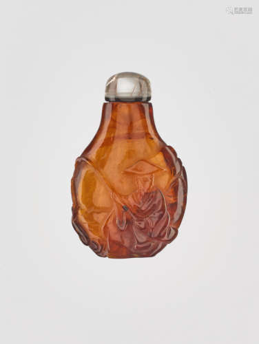 A MINIATURE AMBER ‘FISHERMAN’ SNUFF BOTTLE, EARLY 19th CENTURY